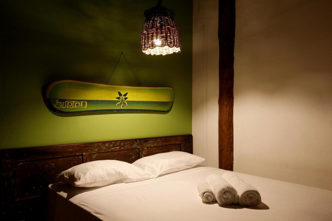Bahia Surf Camp Hotel Abrantes Bagian luar foto